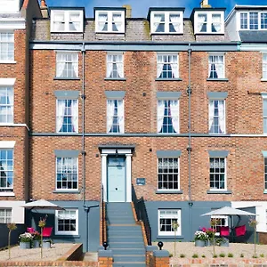 The Boat House Luxury Apartment Scarborough